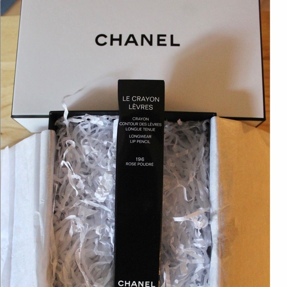 Chanel 0.04 OZ. 196 - ROSE POUDRÉ
LE CRAYON LÈVRES
LONGWEAR LIP PEN - Picture 3 of 4